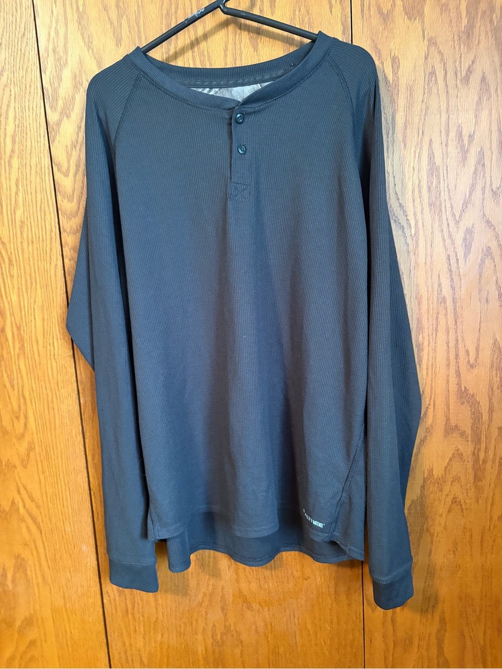 Men's Black Long-Sleeve Waffle Henley Shirt